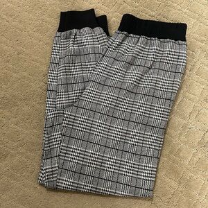 Velvet Heart Black and White Plaid Pants size M